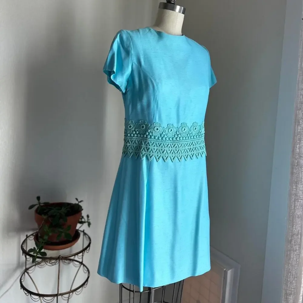 Alfred Werber Women’s Medium Aqua Mod Dress Coat Set Crochet Trim Mini